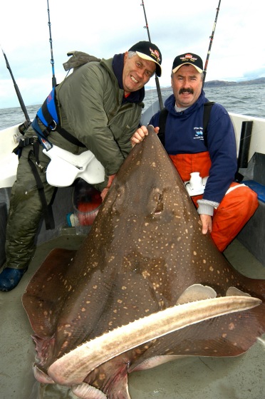 Essex boys, Paul Maris & Dave Hawkeswood with 191 lb skate Essex boys, Paul Maris & Dave Hawkeswood with 191 lb skate